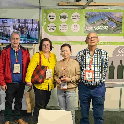 KP Glass Crafts (Jiangsu) Co., Ltd brille à Hispack 2024 à Barcelone